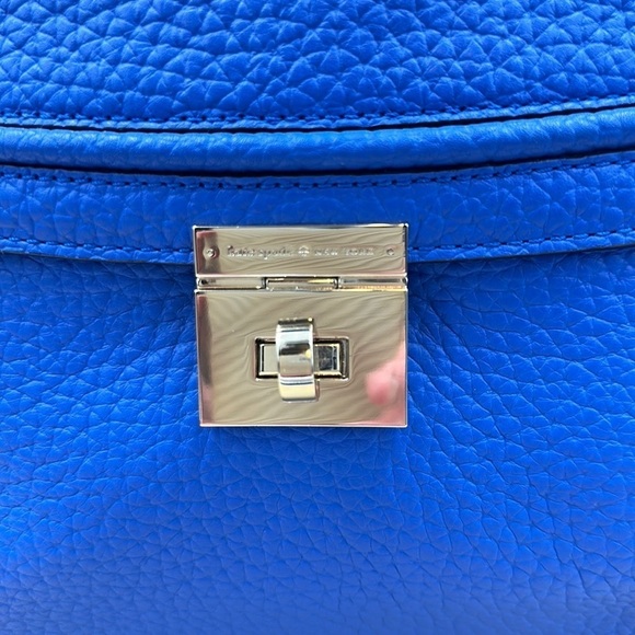 Huge Kate Spade purse. About 15.5 inches wide and about 12 inches tall Blue - Picture 5 of 9
